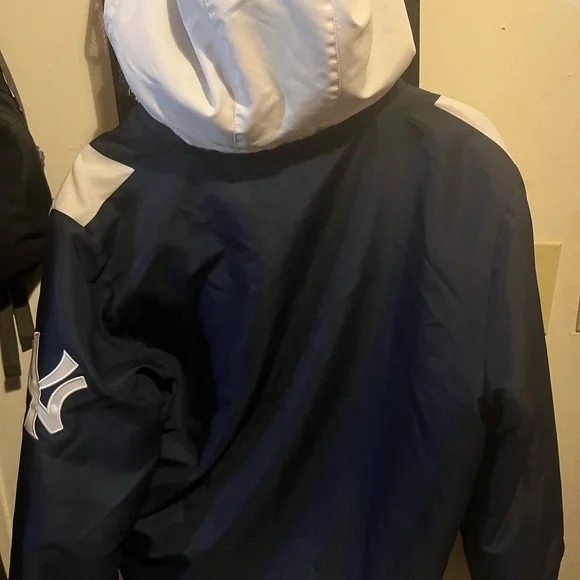 Starter Black and White Zip-Up Jacket - Picture 3 of 4